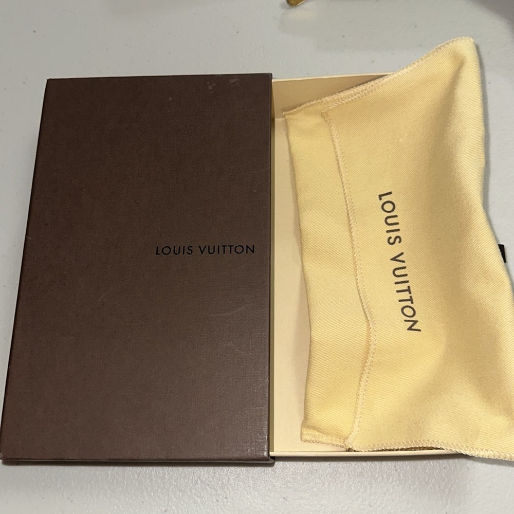 Authentic Louis Vuitton Zippy Wallet Monogram - Picture 4 of 9